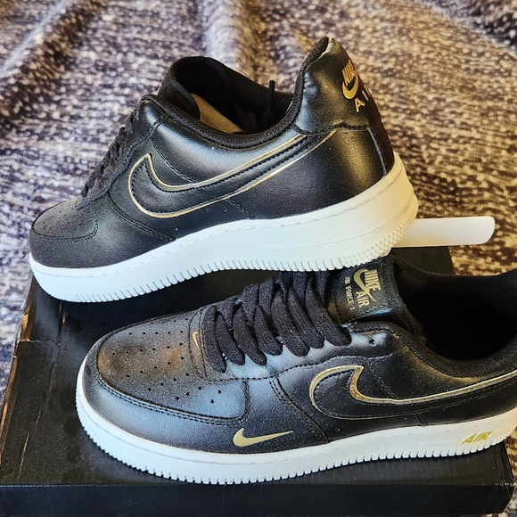 NIKE Sneakers - Picture 4 of 13